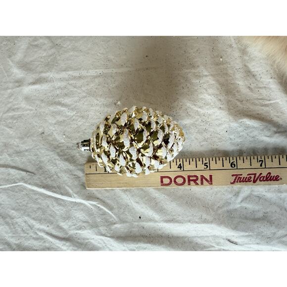 4- 4” Vtg Gold Christmas Shatterproof Ornaments with Frosted Glitter EUC - Picture 2 of 3